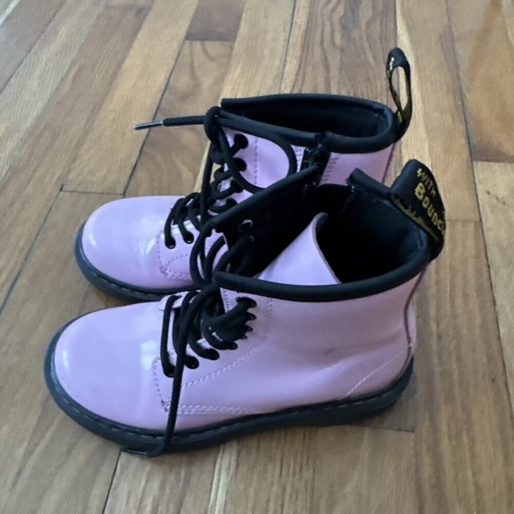 Dr. Martens Lamper 1460 J Light Pink Patent Leather Girl Kids Boots, Size 13 - Picture 2 of 9